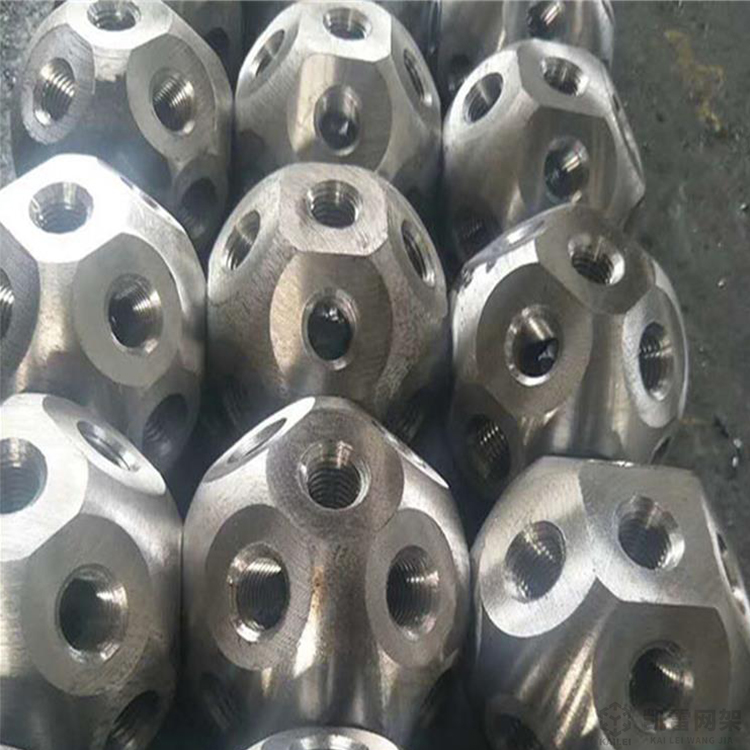 河北区螺栓球网架加工安装方法